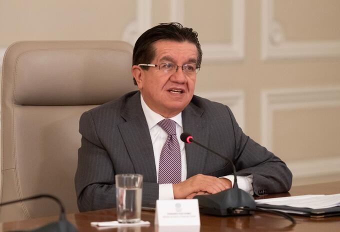 Fernando Ruíz, ministro de Salud