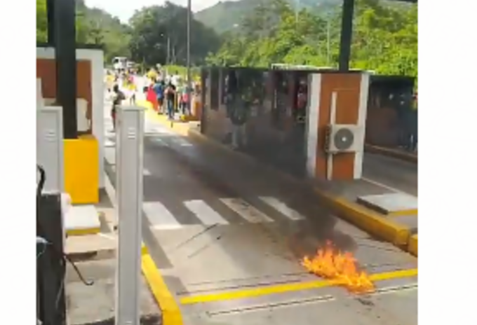 peaje Rionegro quemado