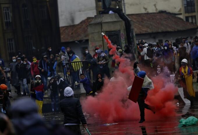 PROTESTAS EN LA PLAZA DE BOLÍVAR PROTESTAS EN LA PLAZA DE BOLÍVAR