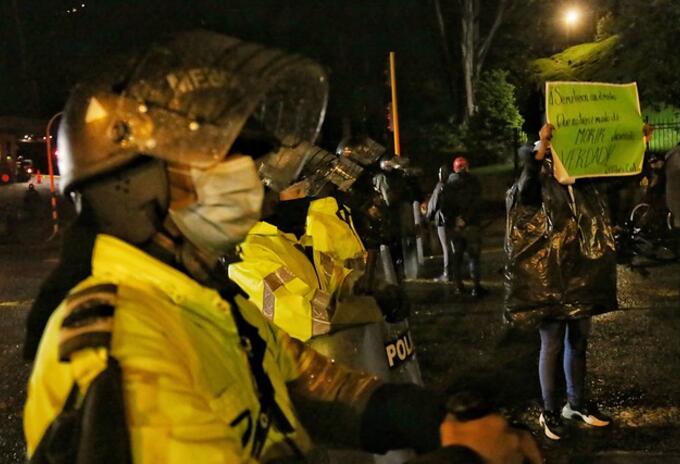 POLICÍA POLICÍA