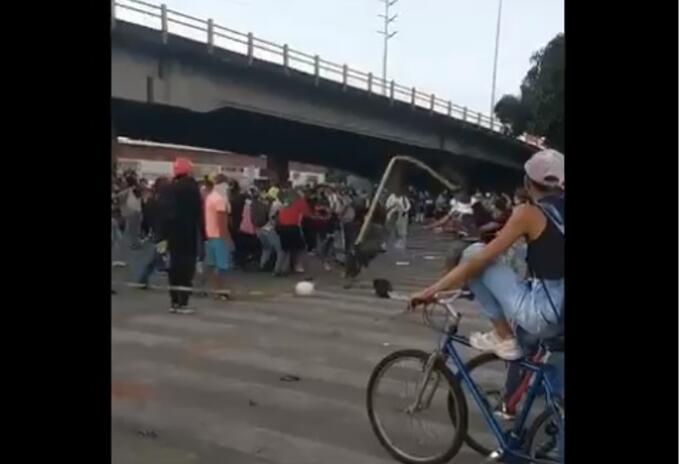 semáforo vandalizado