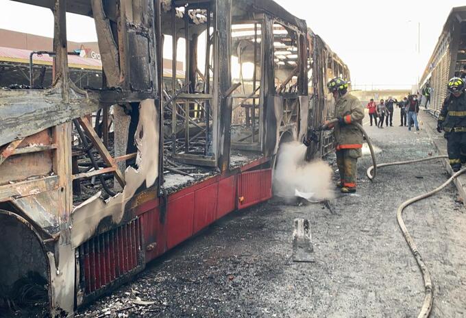 Bus de Transmilenio incinerado