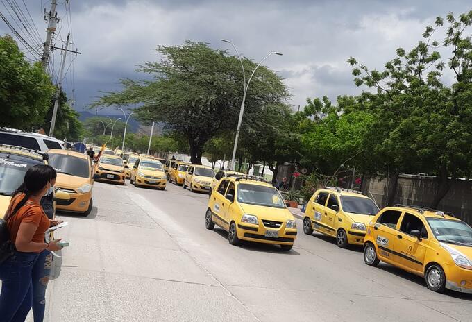 Regresa el pico y placa y se flexibiliza los horarios de toque de queda en Santa Marta