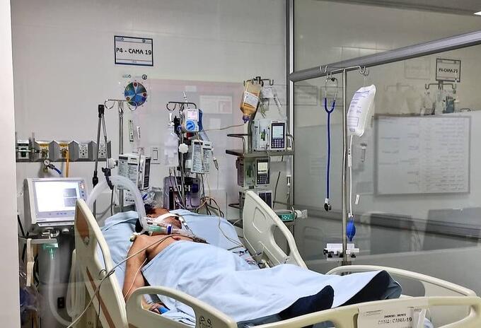 Hospitales Camas UCI Colombia