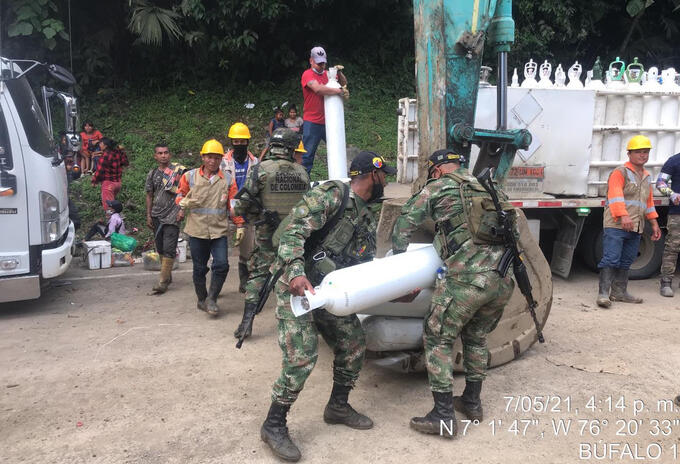 El traslado del oxígeno medicinal es trasladado con el apoyo del Ejército en el Urabá.