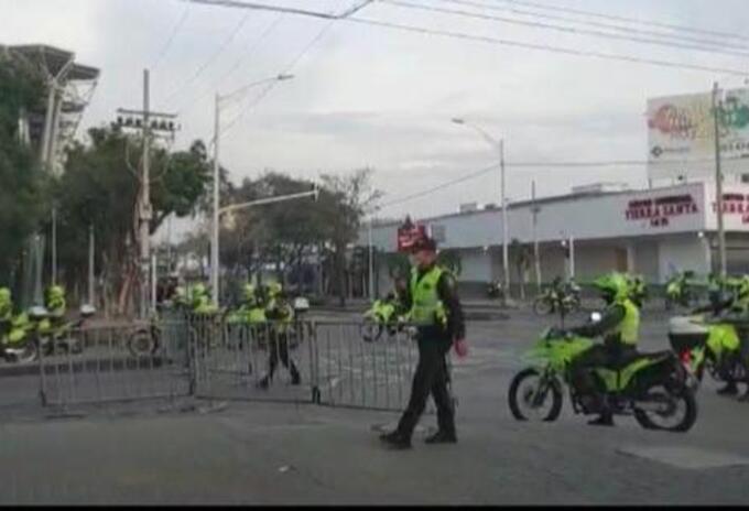 Disturbios en exteriores del estadio Romelio Martínez