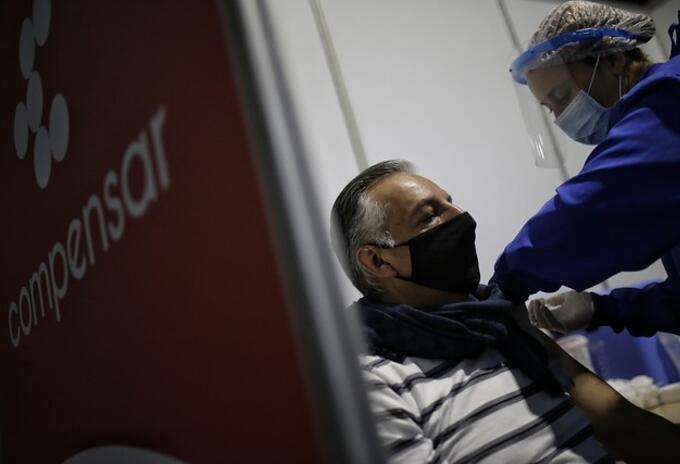 VACUNACIÓN CONTRA LA COVID VACUNACIÓN CONTRA LA COVID