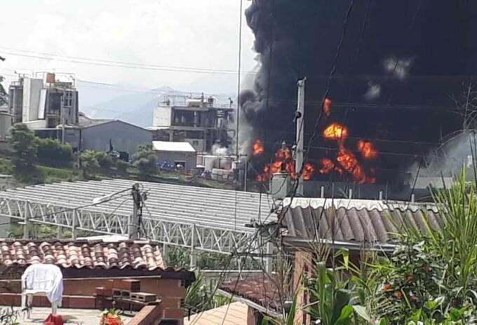 Incendio en empresa de Girardota, Antioquia.