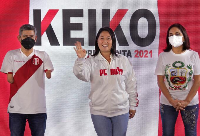 Keiko Fujimori puntea en las elecciones en Perú