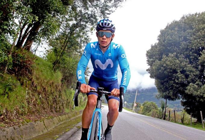 Superman Lopez, ciclista del Movistar en el Tour de Francia 2021