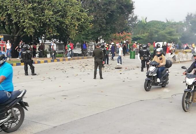 Bloqueos paso del Comercio Cali