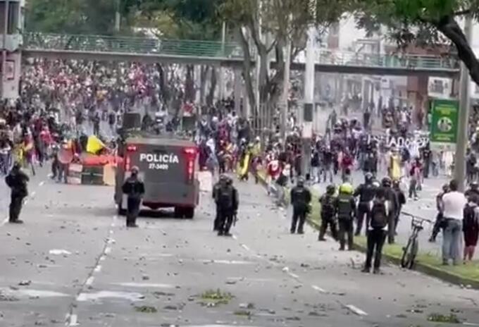 Pese a estos enfrentamientos, las marchas se realizaron de manera pacífica.
