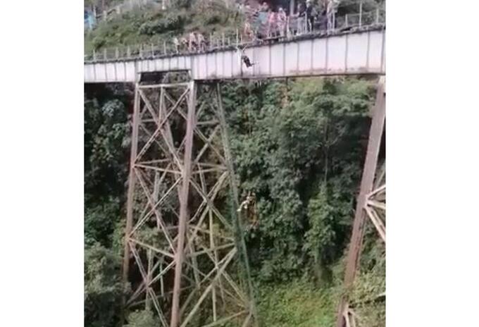 Yecenia Morales murió al lanzarse de bungee jumping en Amagá, Antioquia Yecenia Morales murió al lanzarse de bungee jumping en Amagá, Antioquia