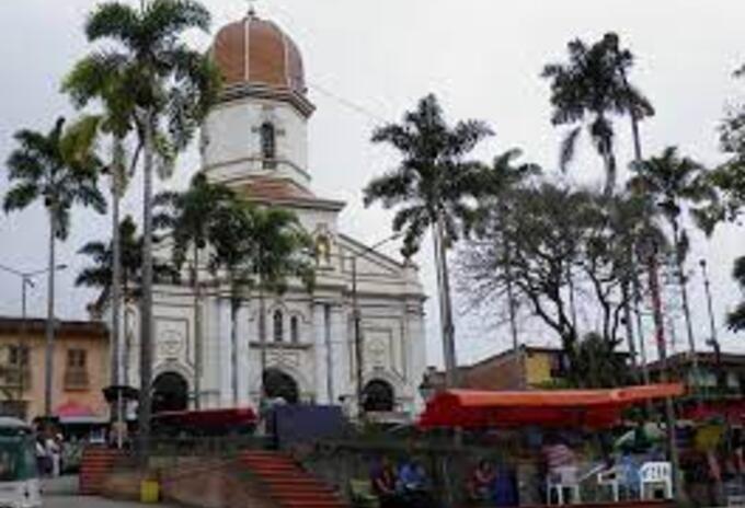 Parque principal de Ituango, Norte de Antioquia.