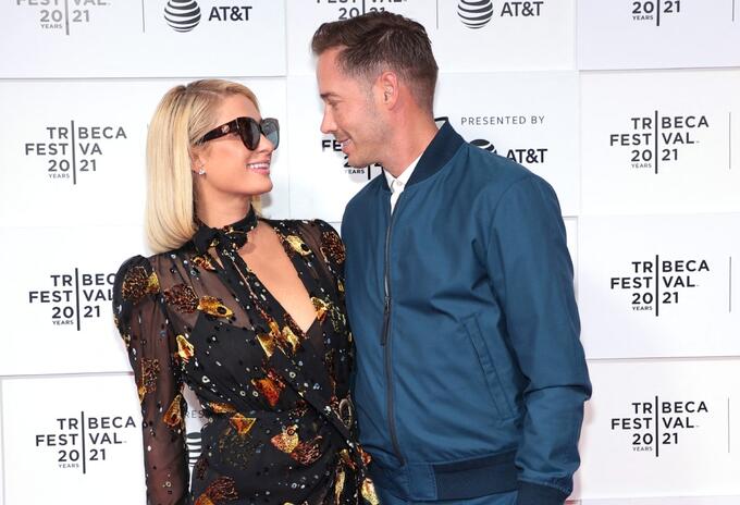 Paris Hilton y Carter Reum están comprometidos.