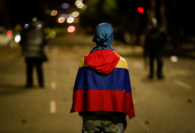 PRIMERA LÍNEA EN BOGOTÁ PRIMERA LÍNEA EN BOGOTÁ
