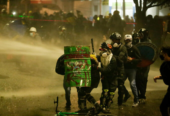 PRIMERA LÍNEA EN BOGOTÁ PRIMERA LÍNEA EN BOGOTÁ