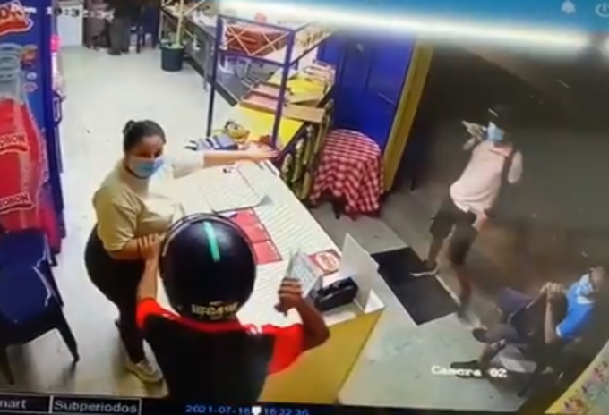 Robo Pizzería