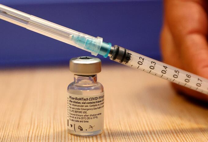 Tercera dosis de vacuna de Pfizer
