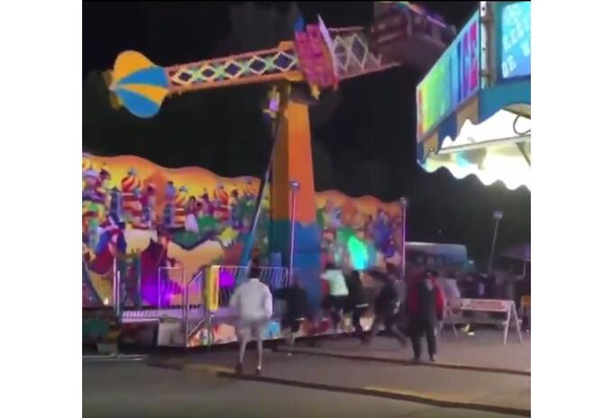 Atracción en Michigan se salió de control y personas la sujetaron