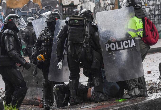 ESMAD y policía de Colombia