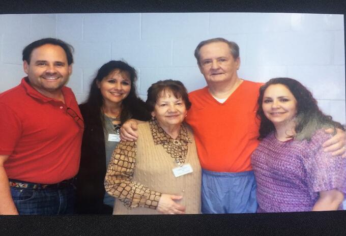 Nelson Serrano y su familia Nelson Serrano y su familia