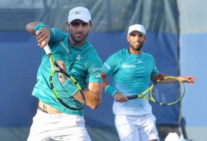 Cabal y Farah giro de superficie dura