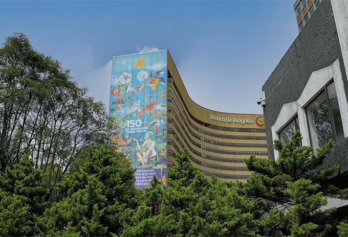 Mural ecológico en Bogotá que purifica el aire.