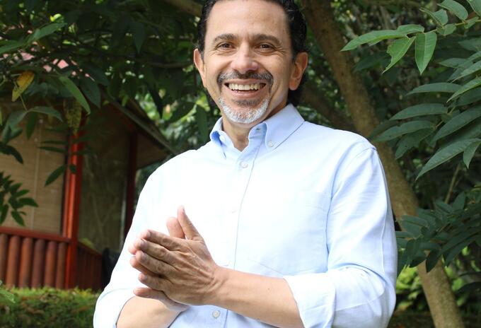 Twitter Miguel Ceballos, Precandidato presidencial