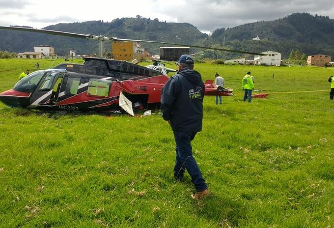 Helicóptero tuvo aterrizaje de emergencia y cayó en vereda de Chía