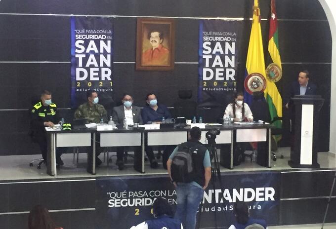 Los invitados al foro concluyeron que no sólo son con más armas o uniformados que se debe abordar la inseguridad.