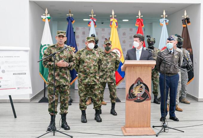 Ministro de defensa y cúpula militar