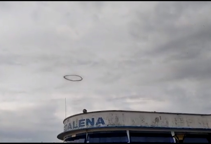 Extraña figura en forma de anillo sobre la Refinería de Barrancabermeja