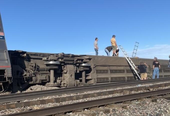 Tren descarrilado en Montana, EE.UU.