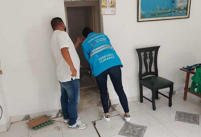 Visita de la Personería de Medellín a las casas afectadas.