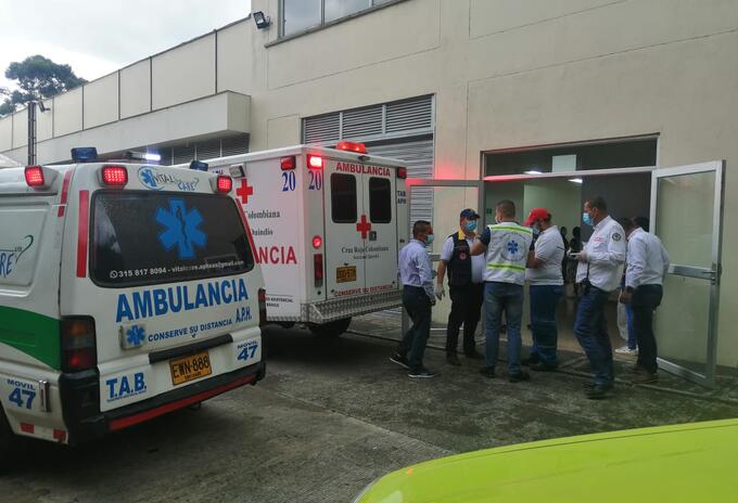 Traslado pacientes por presunta intoxicación - Archivo Cruz Roja Quindío