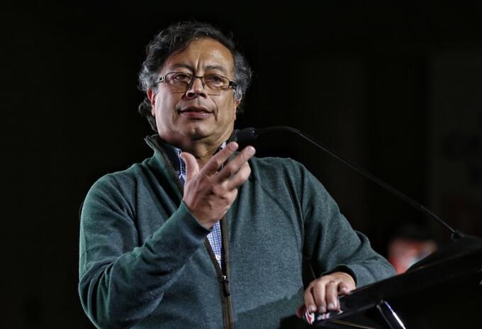 GUSTAVO PETRO GUSTAVO PETRO
