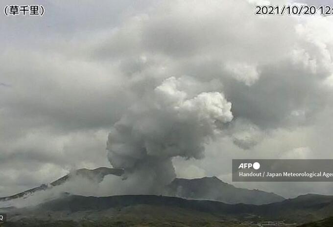 Monte Aso entra en erupción en Japón Monte Aso en Japón