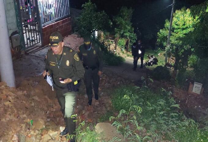 Policía y bomberos realizan la busqueda