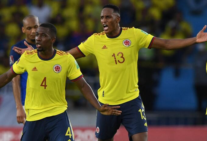 Carlos Cuesta y Yerry Mina, jugadores de la Selección Colombia
