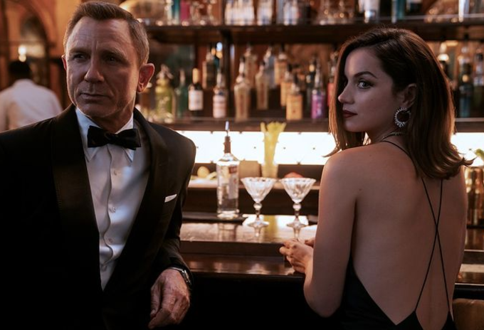 Daniel Craig