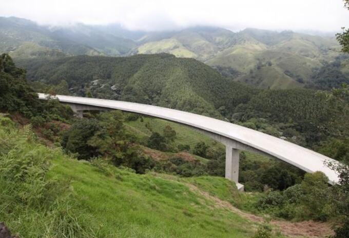 Cruce de la cordillera central - Archivo INVIAS