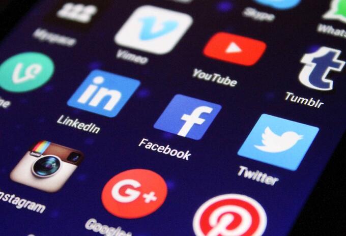 YouTube, Facebook e Instagram Redes sociales