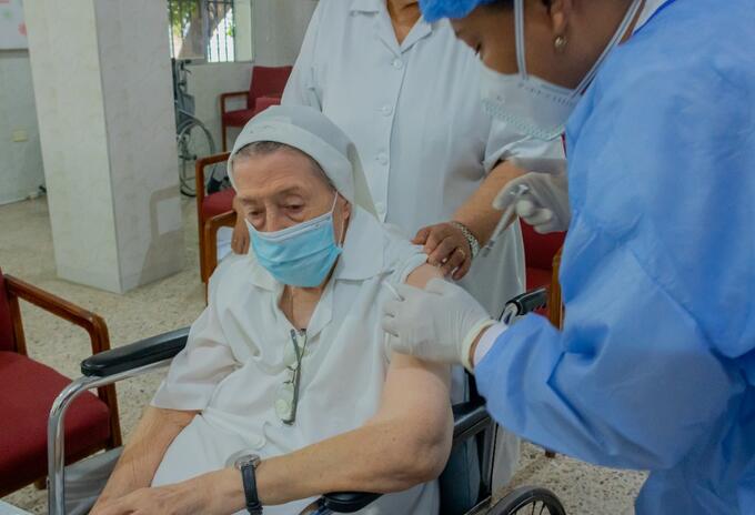 Se han aplicado 365 biológicos de refuerzos en los hogares de paso