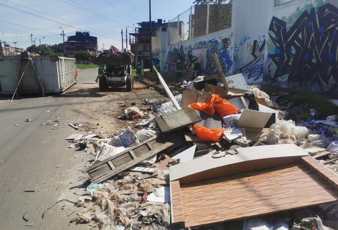 Residuos sin recoger en la localidad de Kennedy, Bogotá
