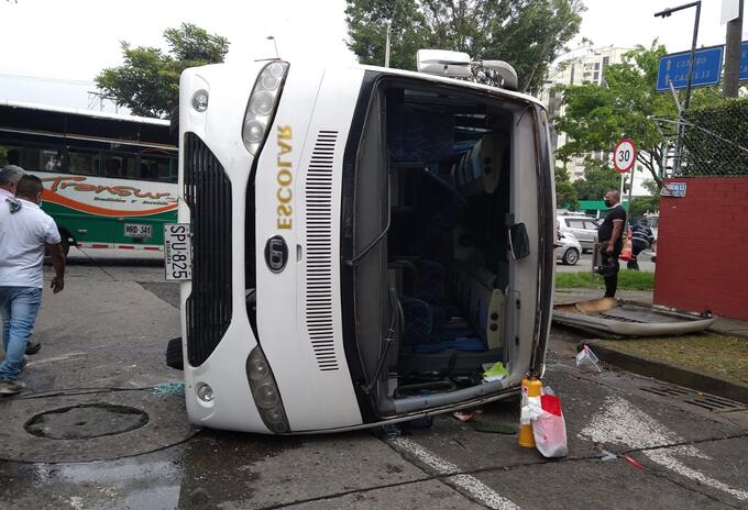 Accidente de ruta escolar en Cali.