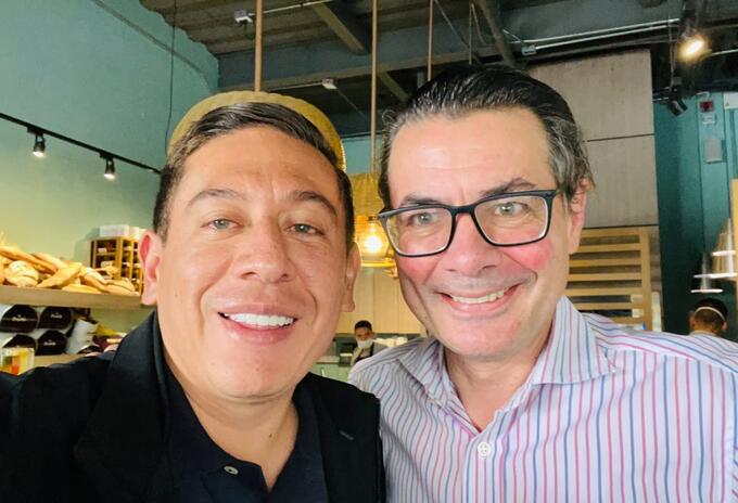 El exgobernador de Boyacá, Carlos Amaya, publicó en su cuenta de Twitter una foto junto al exministro, Alejandro Gaviria