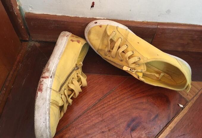 Así quedaron los zapatos de Yamile Arango, víctima de violencia de género