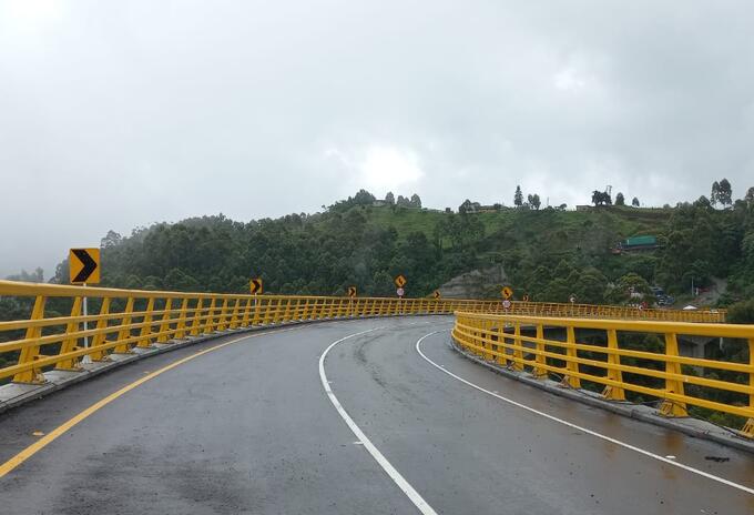 Proyecto Cruce de la cordillera central - Archivo RCN Radio Quindío