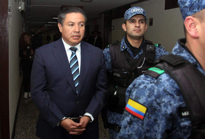 HÉCTOR ZAMBRANO HÉCTOR ZAMBRANO